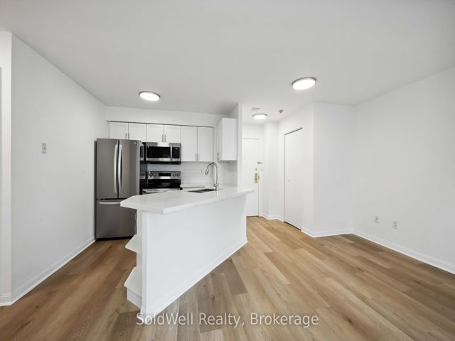 1802 - 25 Grenville St