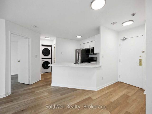 1802 - 25 Grenville St