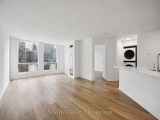 1802 - 25 Grenville St