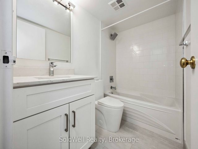 1802 - 25 Grenville St