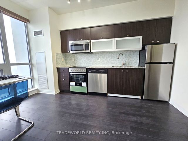 Ph7 - 2015 Sheppard Ave E