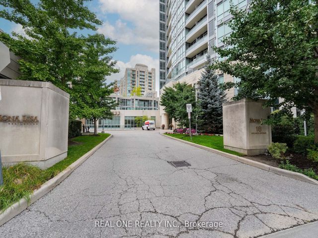 811 - 18 Holmes Ave