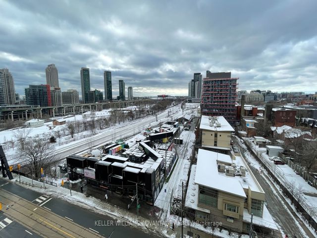 813W - 27 Bathurst St