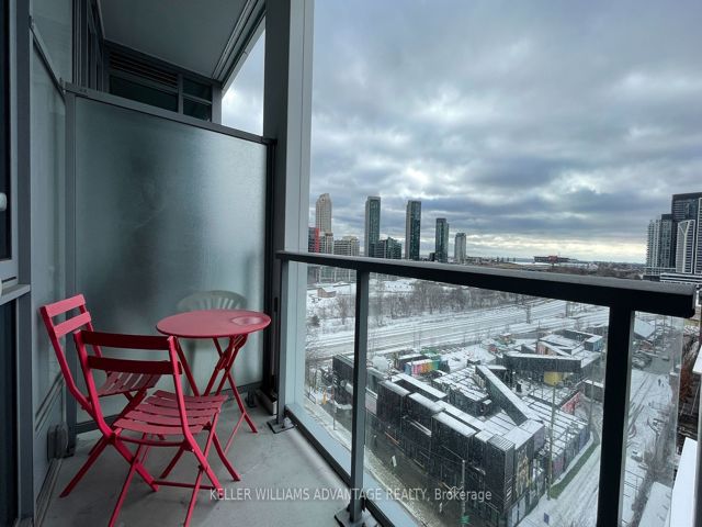 813W - 27 Bathurst St