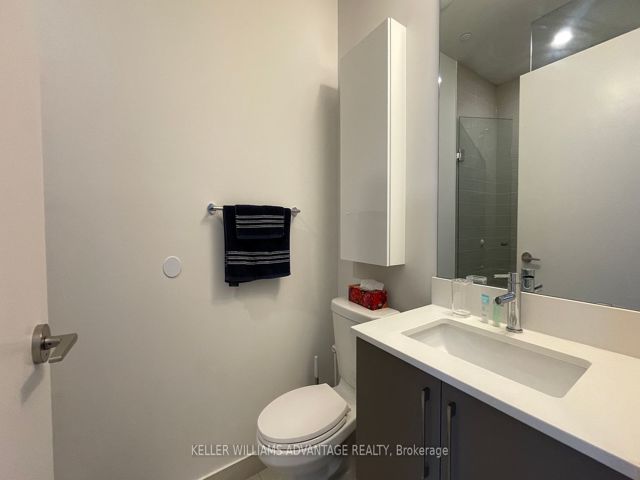 813W - 27 Bathurst St