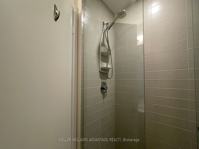 813W - 27 Bathurst St