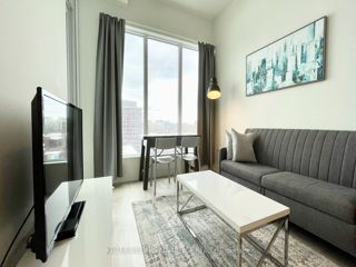 813W - 27 Bathurst St