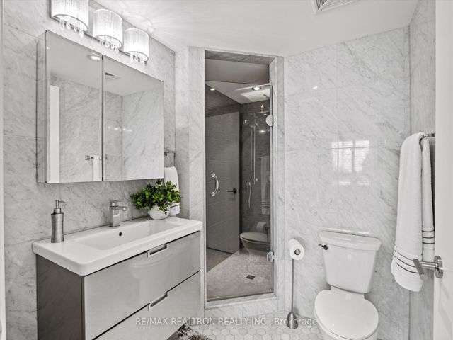 414 - 676 Sheppard Ave E