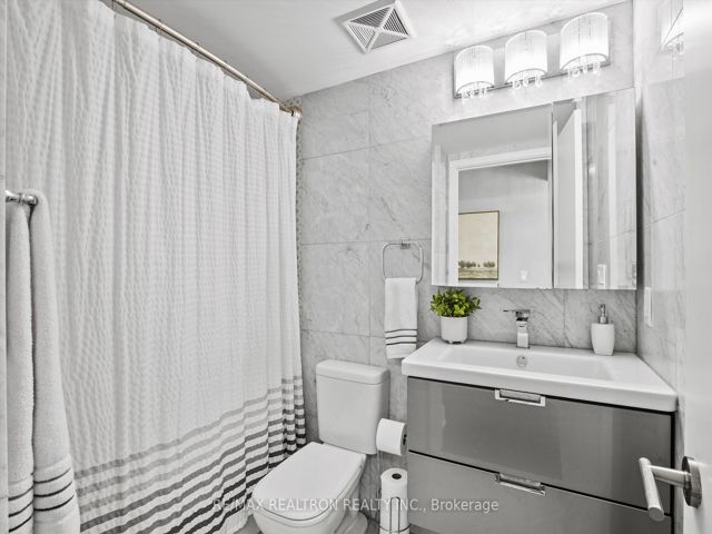 414 - 676 Sheppard Ave E