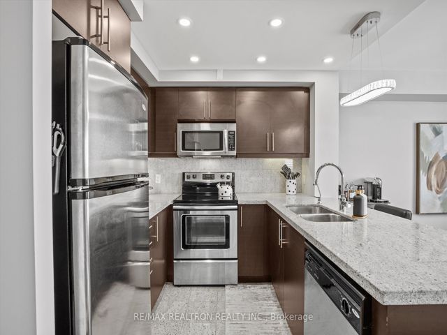 414 - 676 Sheppard Ave E