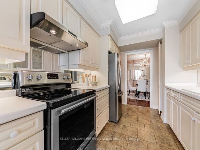 520 - 3800 Yonge St