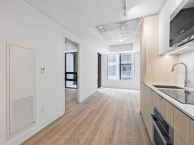 438 - 28 Eastern Ave