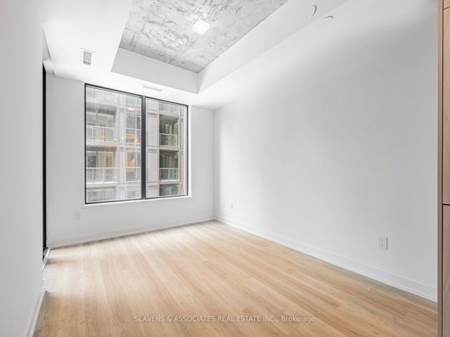438 - 28 Eastern Ave