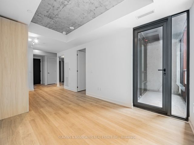 438 - 28 Eastern Ave