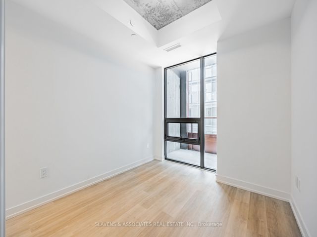 438 - 28 Eastern Ave