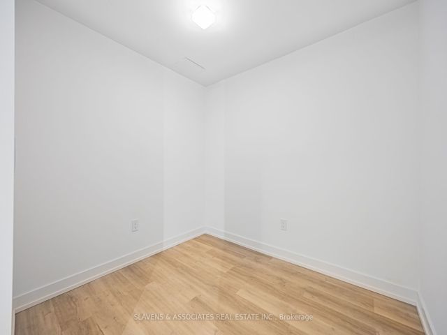 438 - 28 Eastern Ave