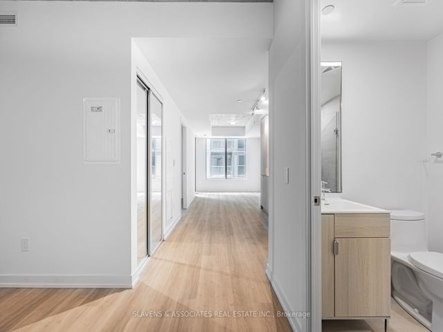 438 - 28 Eastern Ave