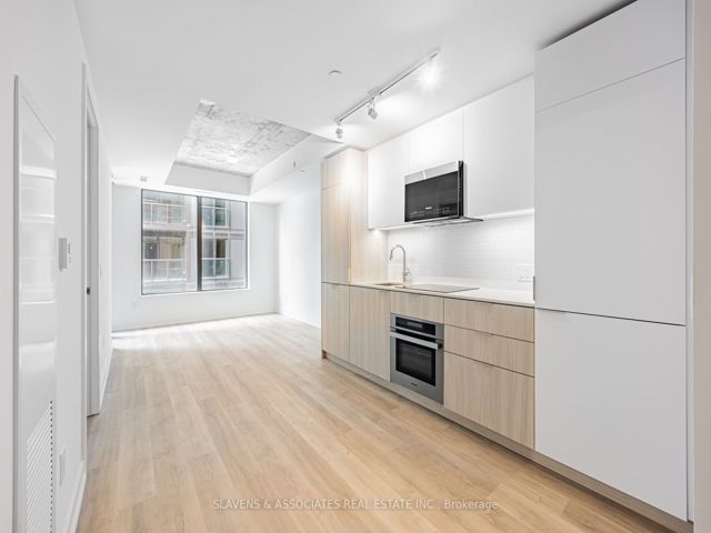 438 - 28 Eastern Ave
