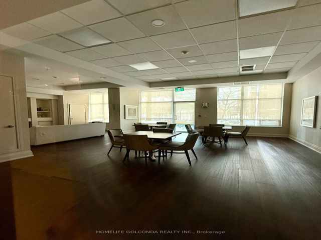 2508 - 31 Bales Ave