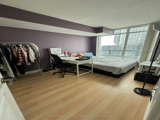 2508 - 31 Bales Ave