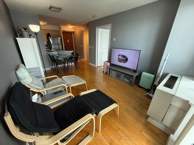2508 - 31 Bales Ave