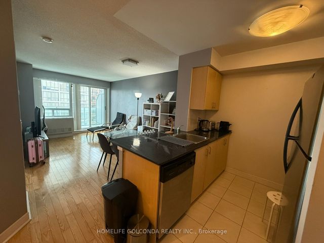 2508 - 31 Bales Ave