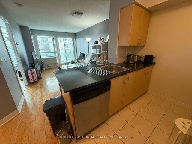 2508 - 31 Bales Ave