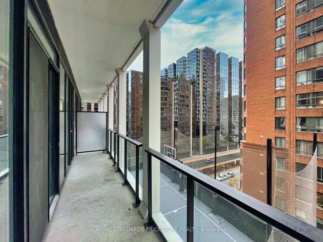 510 - 20 Edward St