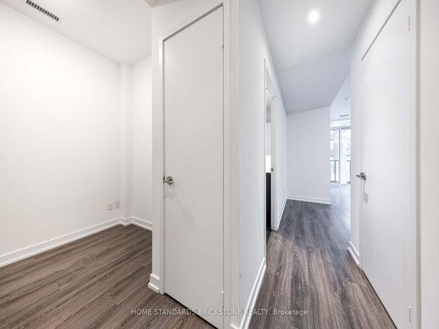 510 - 20 Edward St