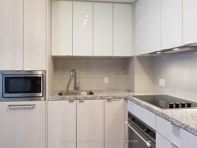 2709 - 125 Blue Jays Way