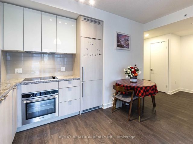 2709 - 125 Blue Jays Way