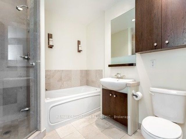 2601 - 218 Queens Quay W