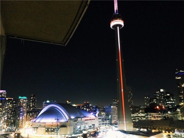 2601 - 218 Queens Quay W