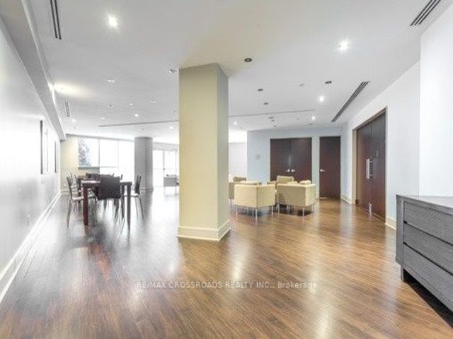 2601 - 218 Queens Quay W