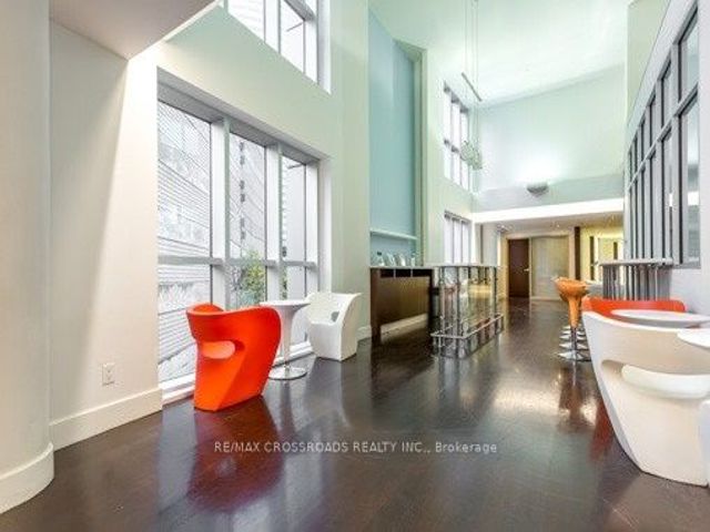 2601 - 218 Queens Quay W
