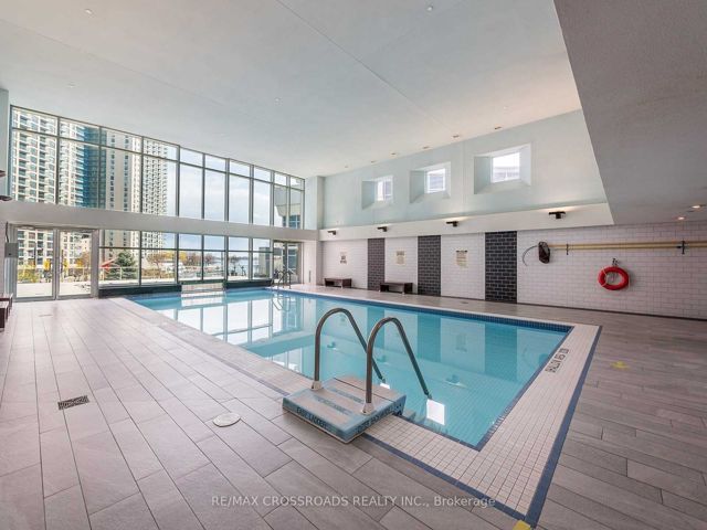 2601 - 218 Queens Quay W