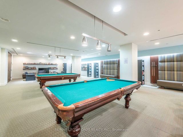 2601 - 218 Queens Quay W