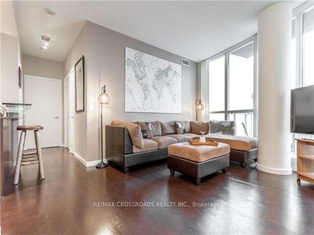 2601 - 218 Queens Quay W