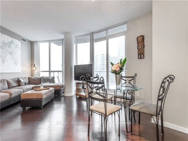 2601 - 218 Queens Quay W