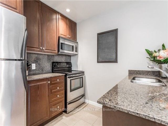 2601 - 218 Queens Quay W
