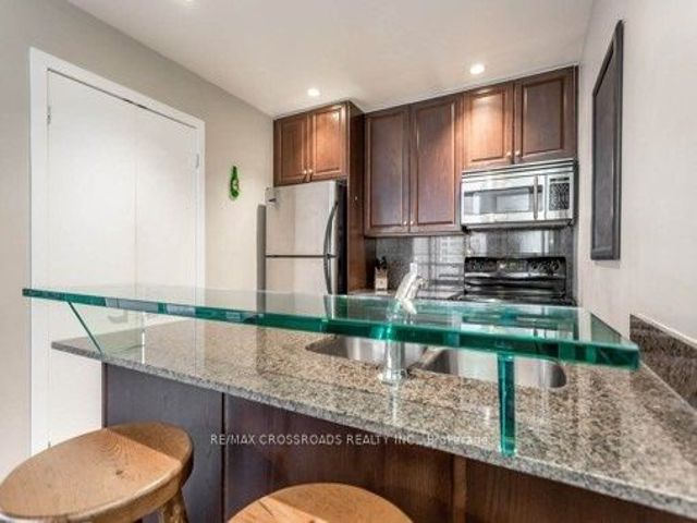 2601 - 218 Queens Quay W