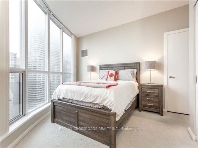 2601 - 218 Queens Quay W