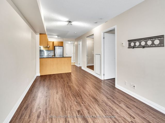204 - 3 Mcalpine St