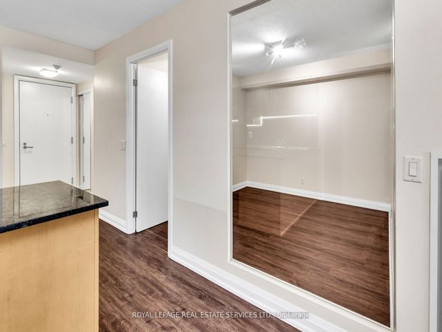 204 - 3 Mcalpine St
