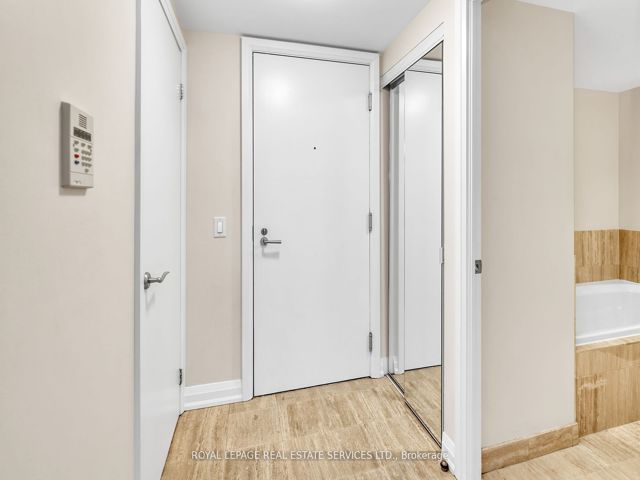 204 - 3 Mcalpine St