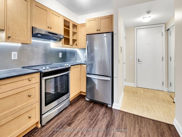 204 - 3 Mcalpine St