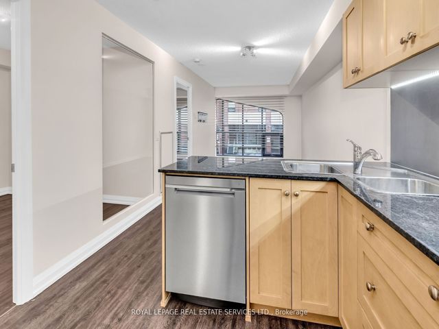 204 - 3 Mcalpine St