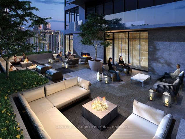 2011 - 395 Bloor St E