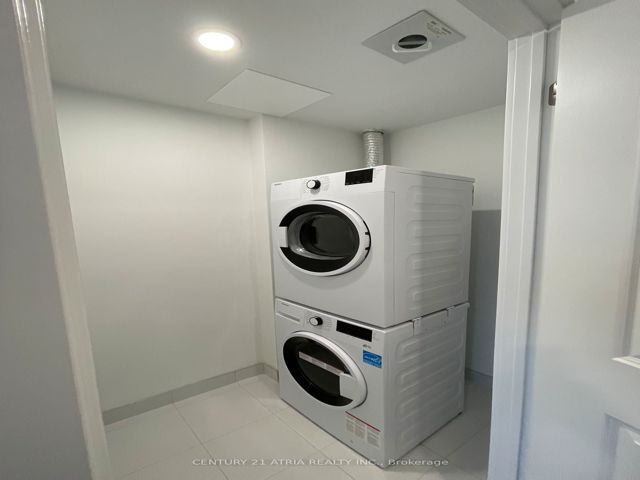 2011 - 395 Bloor St E