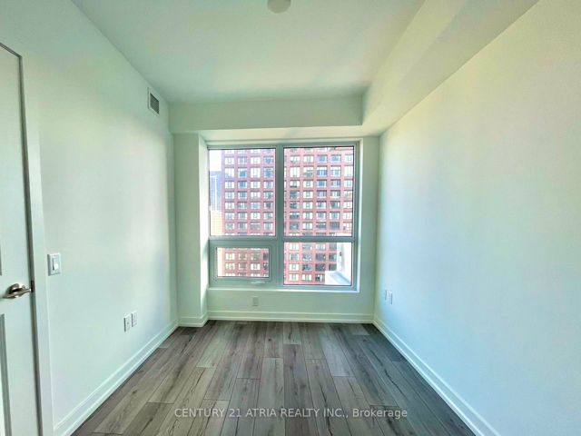 2011 - 395 Bloor St E